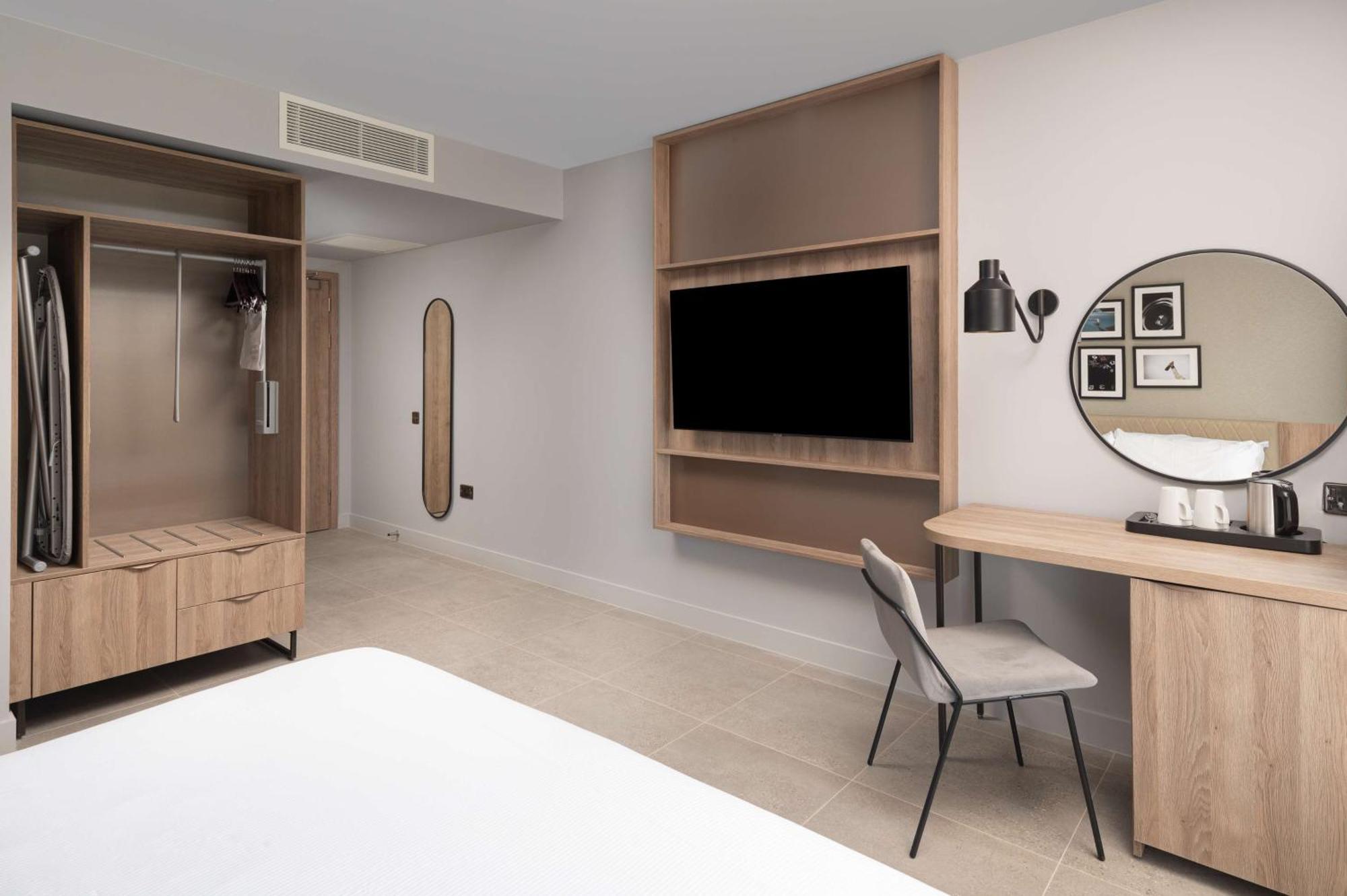 Hilton Garden Silverstone Hotel 4*