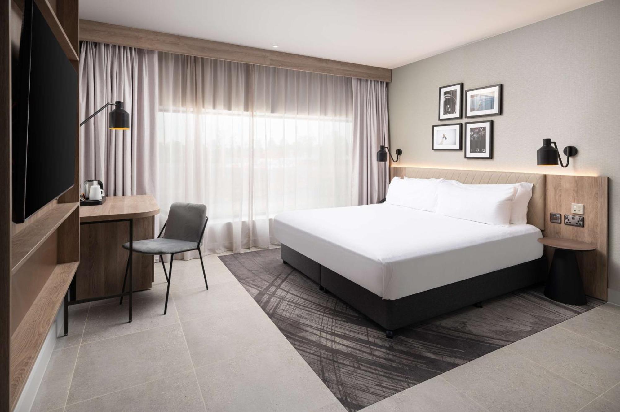 Hilton Garden Silverstone 4*